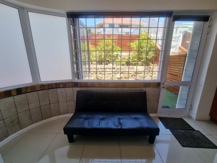 To Let 1 Bedroom Property for Rent in Oranjezicht Western Cape